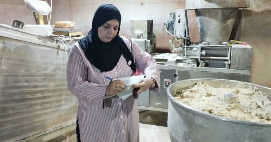 رفع 2045 طن قمامة وتحرير 100 محضر تموينى بكفر الشيخ.. صور