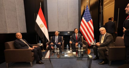 وزير النقل يجري مباحثات مع نائب مساعد وزير التجارة الأمريكي لتعزيز الشراكة الاستراتيجية