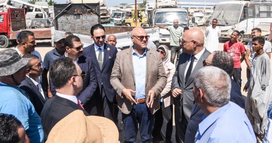 محافظ الإسكندرية يتفقد ساحة التحفظ على المركبات لمتابعة إجراءات إخلائها