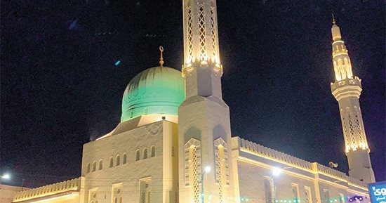 مساجد لها تاريخ.. مسجد سيدى عواض فى القليوبية.. أكثر من 5 قرون من العبادة والعلم.. شاهد على مسيرة عالم جمع بين طلب العلم والإمامة والقضاء.. تقام به دروس للفقه والسلوك وأخرى للسيدات ومقارئ للقرآن الكريم