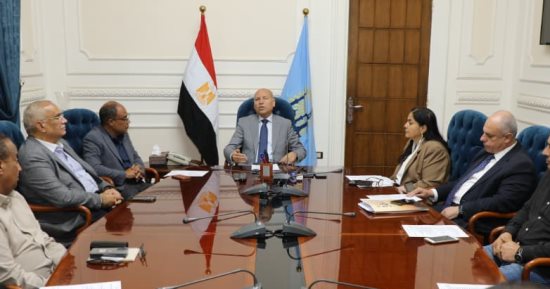 محافظ القاهرة يوجه بتكثيف الأنشطة الرياضية والثقافية بمشروعات بديل العشوائيات