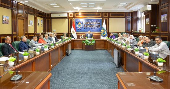 استعدادات مكثفة بجامعة دمنهور لاستقبال العام الدراسى الجديد