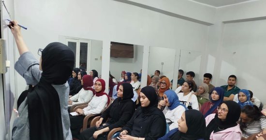 شباب الخريجين بالأقصر يدرب 65 شابا وفتاة على أساسيات العمل بمجالى السياحة والطيران