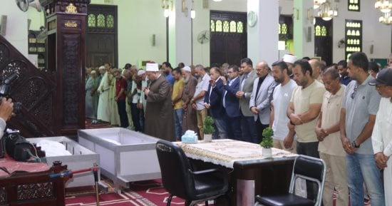 أهالى السويس يشيعون جنازة بطل حرب أكتوبر عادل أحمد عثمان