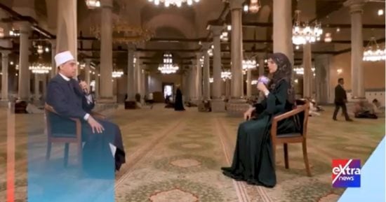 أجواء روحانية من مسجد الإمام الحسين فى ذكرى المولد النبوى اليوم على إكسترا نيوز