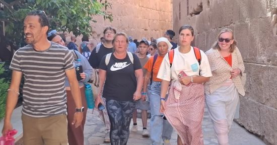 سانت كاترين تستقبل 330 سائحًا وسط انتعاش السياحة الدينية والبيئية