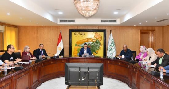 نائب محافظ الفيوم يتابع مع مسئولى الشركات الاستعدادات لتنظيم الملتقى التوظيفى