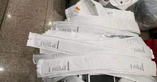 جمارك مطار القاهرة تضبط محاولتي تهريب كمية من المستلزمات الطبية والسماعات