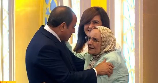 آمال إسماعيل بعد تكريمها من الرئيس السيسى: لا يوجد سن للتعلم والحلم