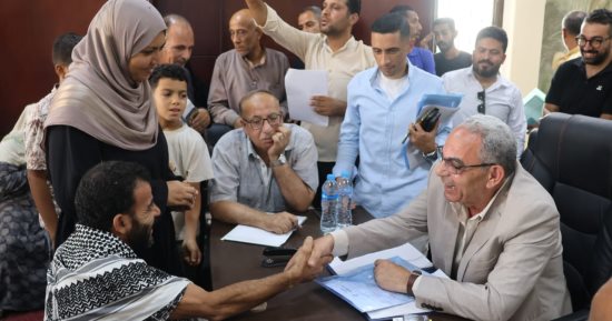محافظ الإسماعيلية يوجه بحلول عاجلة لشكاوى المواطنين خلال لقاء جماهيرى بفايد