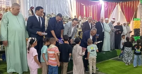 احتفالية بالمولد النبوي في قرية أبوريه بكفر الشيخ.. تكريم 200 من حفظة كتاب الله