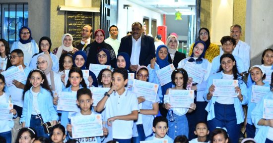 قصر ثقافة الطفل بسوهاج يختتم فعاليات «يلا نقضى إجازة مفيدة» بمعرض فنى.. صور