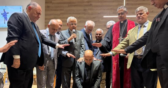 الكنيسة الإنجيلية ترسم راعيًا لخدمة المصريين المعمدانيين فى الأردن