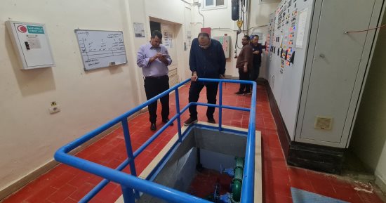 رئيس مياه سوهاج يتفقد محطات الصرف الصحى لبحث كيفية التعامل مع الأعطال