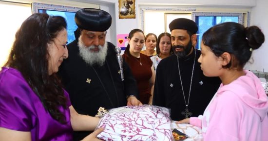 أسقف حلوان يفتتح مشغل كنيسة مارمينا والبابا كيرلس