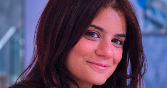 رنا أمين تكتب: من الحقيقة إلى الترند.. كيف صنعت السوشيال ميديا فوضى المعلومات؟