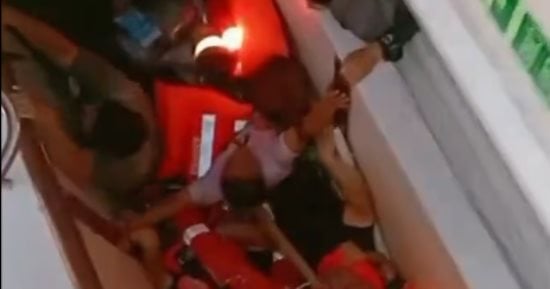 تدافع مرعب داخل عبارة غارقة قبالة قبرص.. فيديو