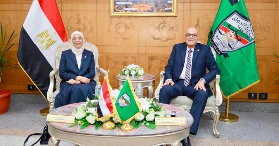 رئيسة النيابة الإدارية تزور رئيس هيئة قضايا الدولة لتهنئته بمناسبة توليه منصبه