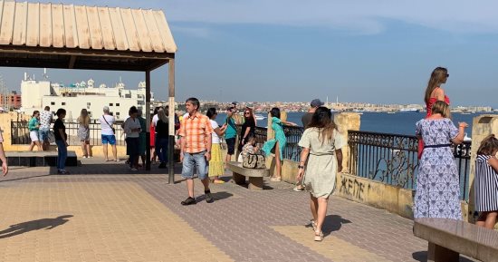 الغردقة ومرسى علم يستقبلان زوار العالم