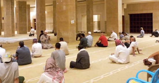 قوافل أوقاف جنوب سيناء تواصل نشر الفكر الوسطي وتعزيز الوعي الديني بالمساجد