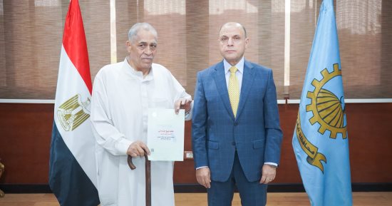 محافظ الغربية يسلم 4 عقود تقنين أملاك الدولة عبر المنصة الوطنية