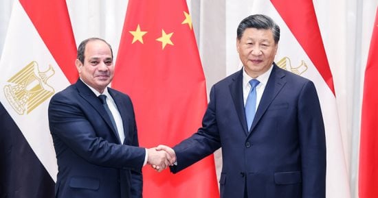 من القاهرة.. شي جين بينج يدشن مرحلة شراكة جديدة مع مصر.. تقرير للاستعلامات: أكثر من 20 وثيقة تعاون تفتح الطريق أمام توطين الصناعة والذكاء الاصطناعي والاقتصاد الرقمي.. وتضع القاهرة في قلب الرؤية الصينية للمنطقة