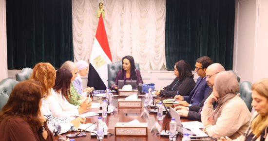 وزيرة التضامن تستعرض برامج التمكين الاقتصادى للفئات الأولى بالرعاية