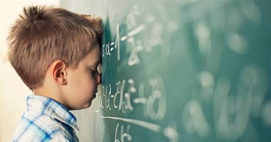 ليس معيارا للذكاء.. إزاى تكتشف معاناة طفلك من اضطراب تعلم الرياضيات؟