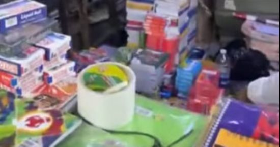 تليفزيون اليوم السابع يرصد الإقبال الكبير على الفجالة لشراء مستلزمات المدارس