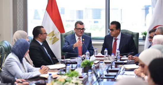 وزيرا الصحة والتخطيط يناقشان متابعة مشروعات القطاع الصحى