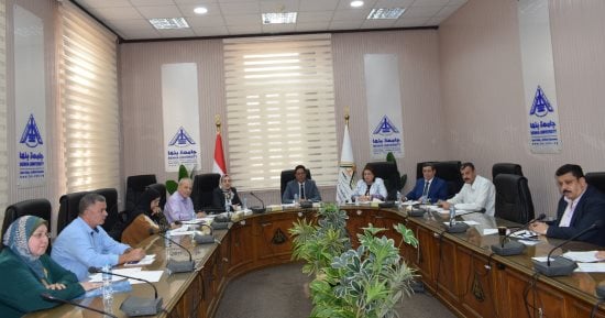 رئيس جامعة بنها يترأس اجتماع مجلس إدارة صندوق المدن الجامعية