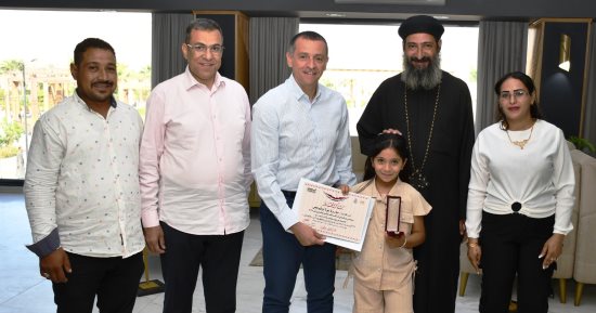 محافظ أسوان يكرم الفائزين بمراكز متقدمة على الجمهورية