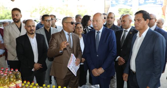 محافظ القاهرة يفتتح معرض «أهلاً مدارس» والسلع الغذائية بحي السلام أول
