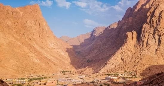 الطبيعة الساحرة فى قلب سيناء.. جبال سانت كاترين أيقونة السياحة الدينية