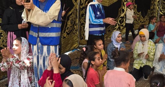 ألعاب وهدايا وأنشطة لإسعاد الأطفال ضمن جهود التحالف الوطنى بحملة «إيد واحدة» ببناويط.. صور
