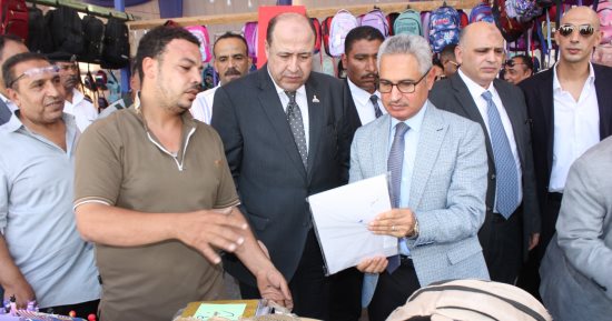 محافظ بني سويف يتفقد معرض أهلاً مدارس ويوجه بالتوسع في إقامة معارض دائمة للسلع