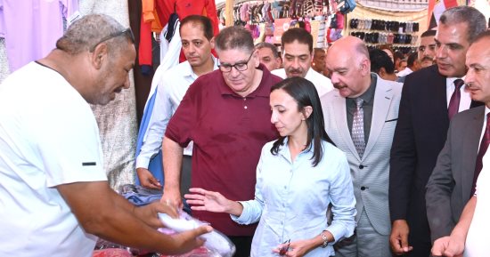محافظ البحيرة تفتتح معرض «أهلاً مدارس» بكفر الدوار