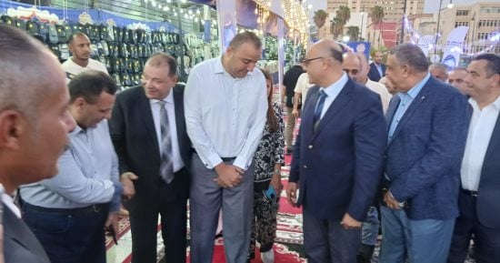 محافظ الإسكندرية يفتتح معرض أهلا مدارس بمحطة مصر تخفيضات تصل إلى 30%