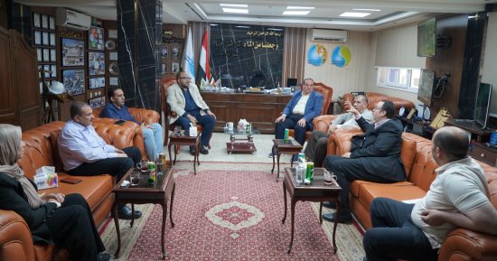 رئيس مياه سوهاج يناقش تنفيذ ورش عمل ودورات لتنمية مهارات المهندسين 
