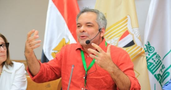 جورج هولندا: المسرح الحقيقى يعيدنا إلى الحاضر وفن الوجود