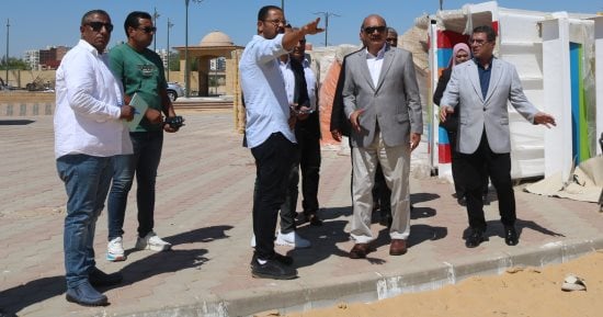 محافظ السويس يتفقد بورتوفيق وشاطئ السوايسة لدعم سياحة اليوم الواحد