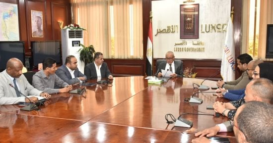 محافظ الأقصر يلتقى التحالف الوطني للعمل الأهلي قبل قافلة إيد واحدة الشاملة