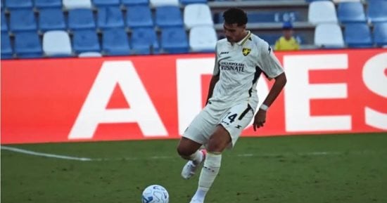 عمر فايد يطرق أبواب منتخب مصر بعد ظهوره مع فروزينوني