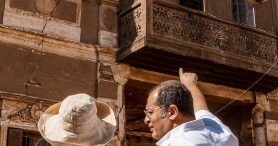 عام من السياحة الثقافية بعد تتويج مدينة إسنا بجائزة الآغاخان العالمية للعمارة.. المشروع يرسخ نموذج التنمية المستدامة.. ويحولها لنموذج أكاديمى اقتصادى وسياحى.. وبيت فلفل أول نموذج للإقامة التراثية 