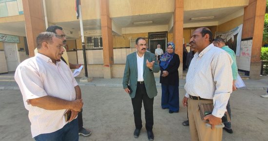 وكيل تعليم الأقصر يتفقد مدارس البياضية والبندر استعدادا للعام الدراسى الجديد.. صور