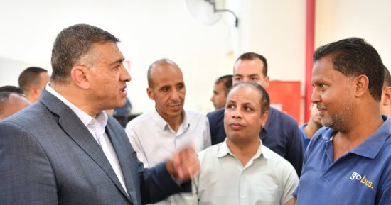 محافظ قنا: تشغيل جميع مواقف الأتوبيسات بقنا الجديدة اليوم 