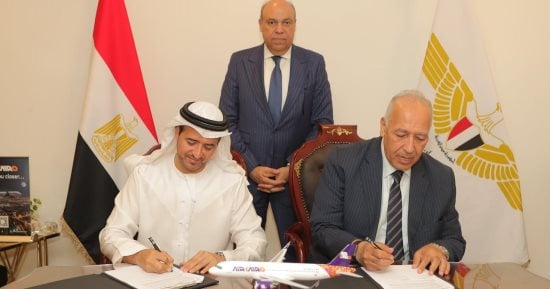 وزير الطيران يشهد توقيع مذكرة تفاهم بين شركه إيركايرو ومجموعة أبوظبي للطيران