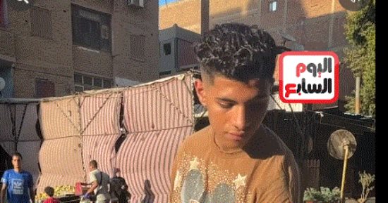 حكاية شاب يبيع التين الشوكي: «بحب الشغل ونفسى أكمل دراستى».. فيديو