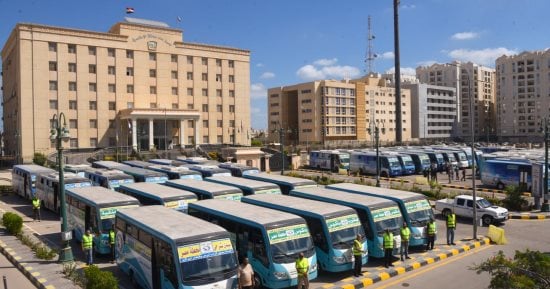 الإسكندرية تعلن توفير وسائل النقل البديلة لترام الرمل مع بدء الدراسة.. 5 خطوط رئيسية لمنع التكدس أوقات الذروة.. تعريفة ركوب تتراوح بين 6 إلى 10 جنيهات للطلاب وكبار السن.. وغرفة عمليات منعقدة 24 ساعة.. صور