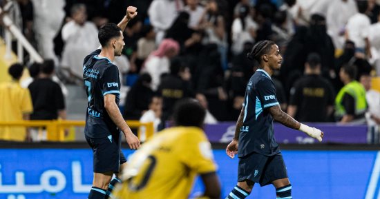 الهلال يكتسح التعاون بسداسية.. هاتريك مارتينيلي يقود الزعيم لصدارة الدوري السعودي